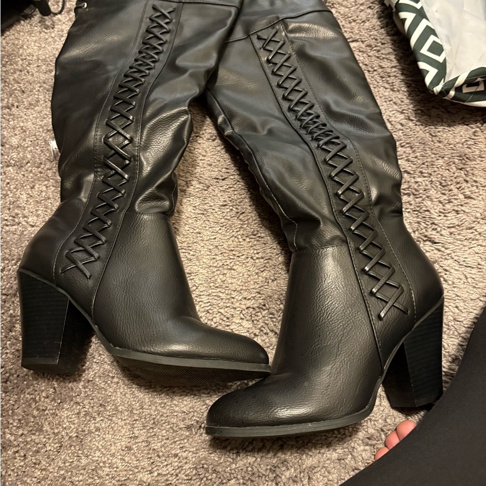 Black Knee-High Boots with Lace-Up Detail